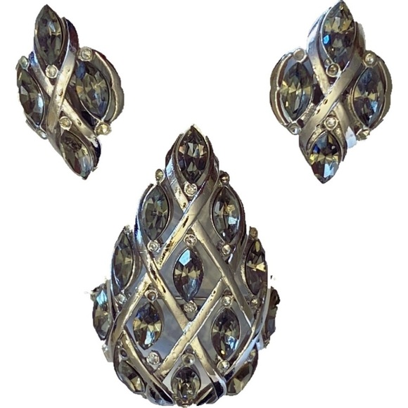 Vintage Basket Brooch and Earrings Set  Rhinestone Shield Silver Set - Picture 1 of 15